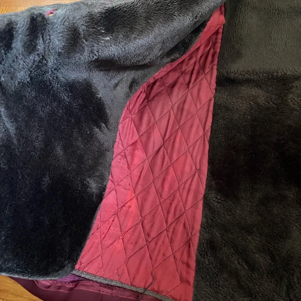 Women's ILGWU Vintage Burgundy Hooded Faux Fur Coat - Picture 5 of 16